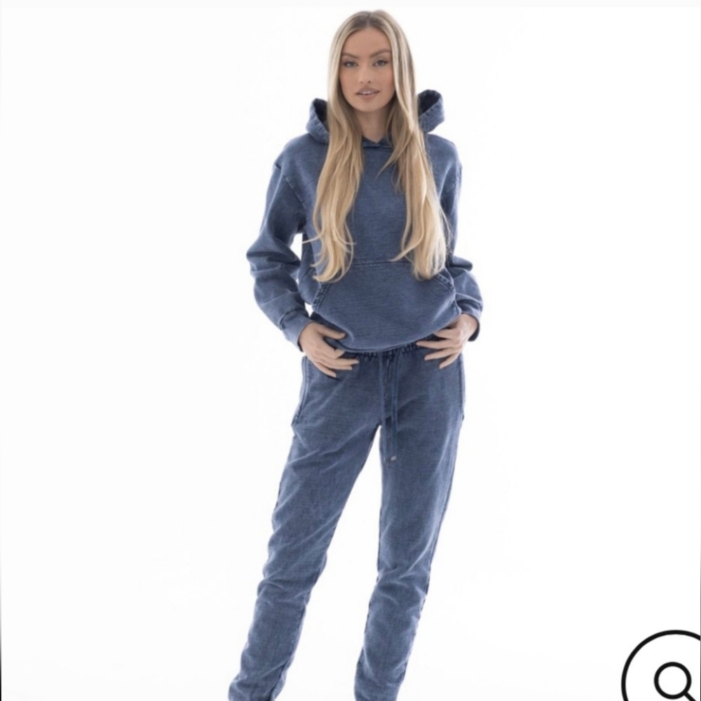 TALENTLESS Women's Acid Wash Hoodie and Sweatpants Set